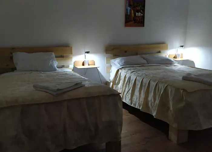 Anais Y Nicolas Hostel