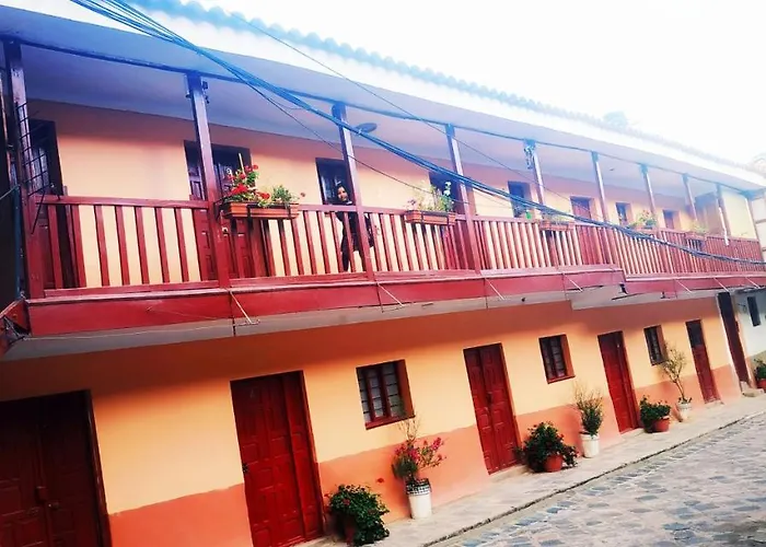 Anais Y Nicolas Hostel